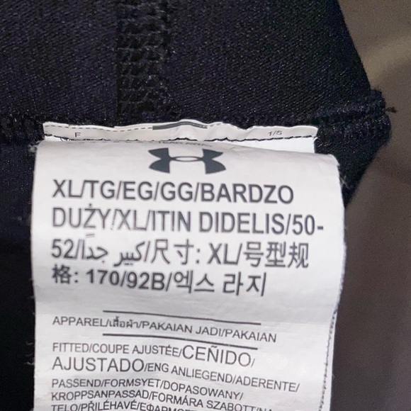 Under armor compression Capri leggings - Picture 2 of 2